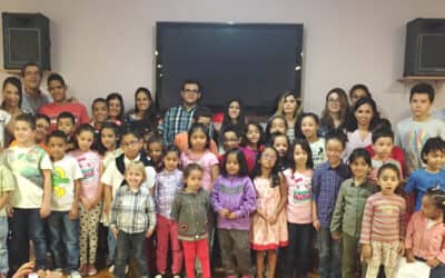 Red Incola entrega 43 becas a escolares inmigrantes
