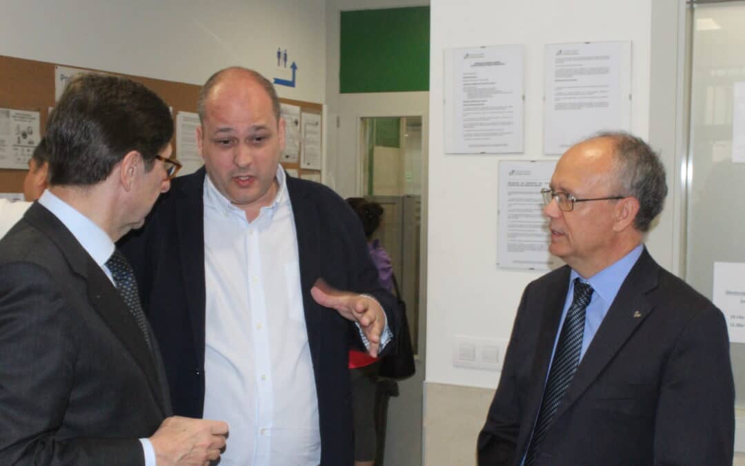 Bankia visita tres obras jesuitas: colegio Padre Piquer, Pueblos Unidos y Casa San Ignacio