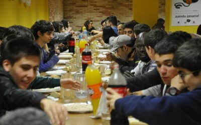 La cena solidaria de alumnos de Jesuitak Donostia se consolida