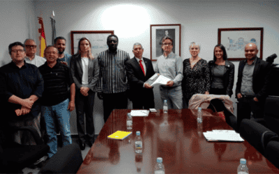 El SJM Valencia entrega las firmas recogidas para defender los derechos de los migrantes