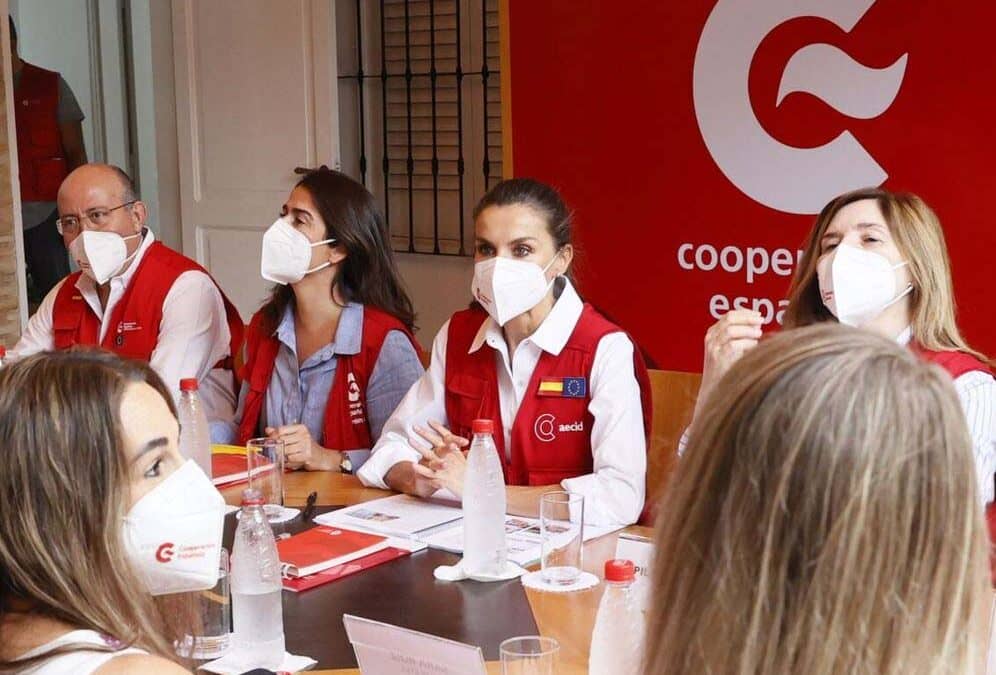 La Fundación ETEA presenta su apuesta por el desarrollo sostenible a S.M. la Reina Letizia Ortiz en su visita oficial de cooperación a Paraguay